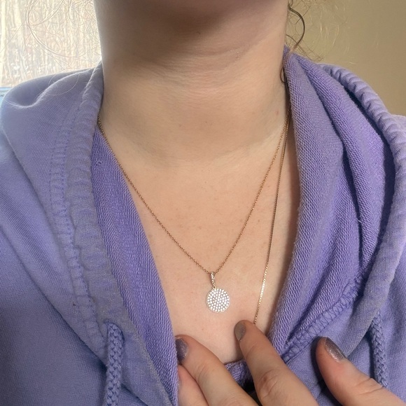 Beautiful 18k solid gold .49 ctw and Genuine Pave Diamond Pendant necklace ๐ - Picture 9 of 16